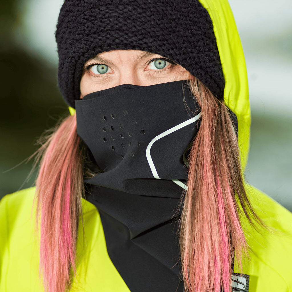 Forum snowboard 3-layer bandana model front in black and greenlight.